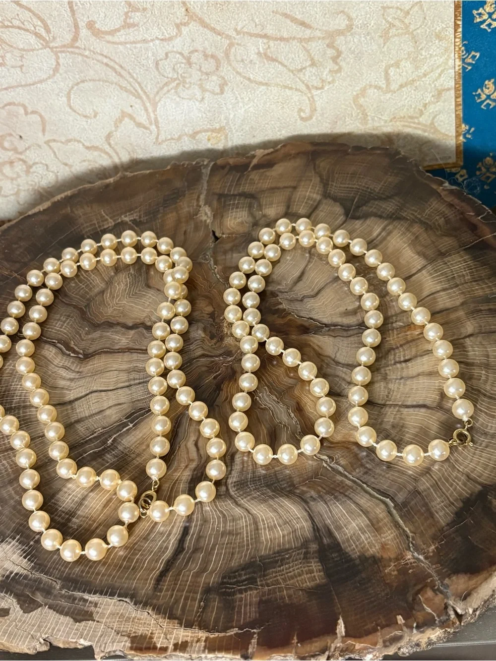 Classic Vintage Cream Pearl Necklace Set/2
